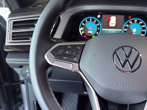 New 2026 Volkswagen Atlas Cross Sport SE FWD image 15