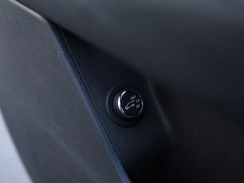 Used 2017 Cadillac XT5 Luxury w/ Driver Awareness Package image 33