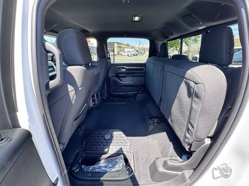 New 2026 RAM 1500 4x4 Crew Cab image 16