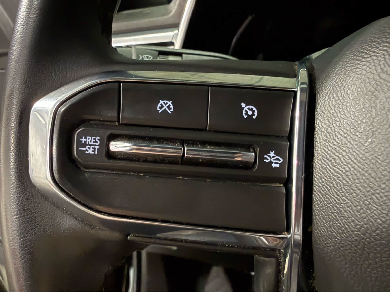 Used 2024 GMC Canyon Elevation w/ Convenience Package AWD/4WD image 18