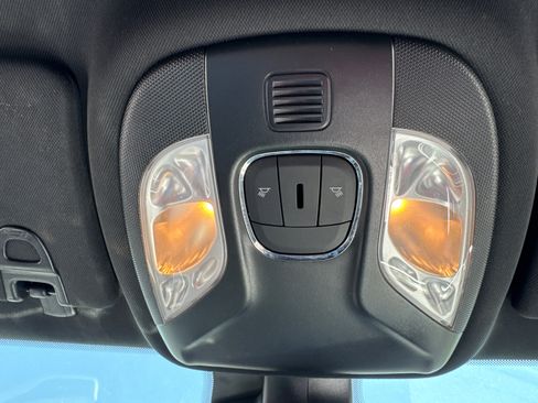Used 2025 Jeep Compass Latitude AWD/4WD image 10
