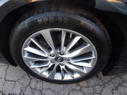 Used 2018 INFINITI Q50 Luxe w/ Essential Package (3.0T Luxe) image 5