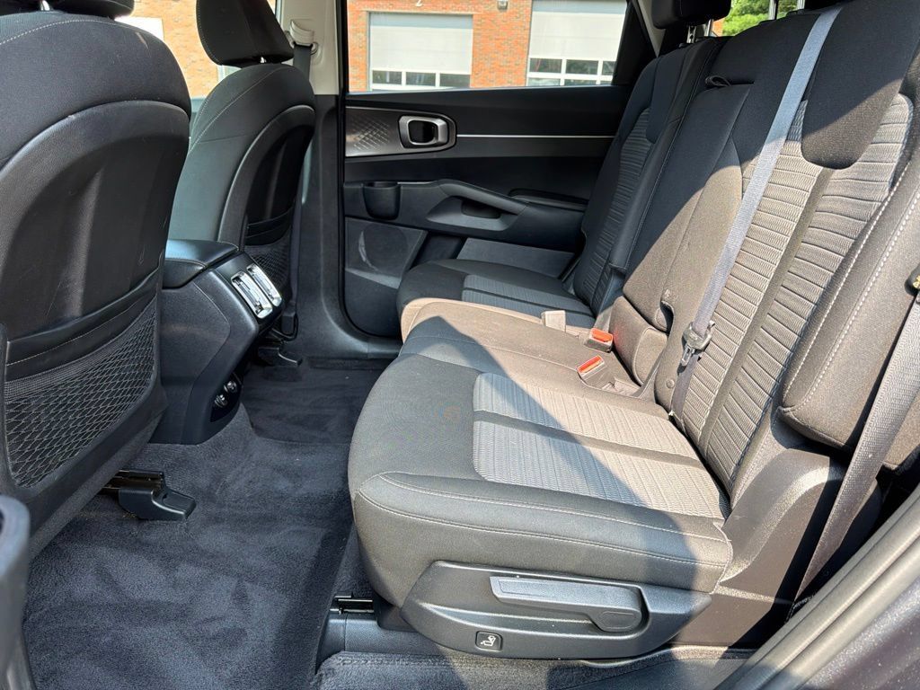 Certified 2023 Kia Sorento LX AWD/4WD image 25