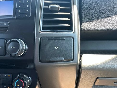 Used 2018 Ford F150 XLT AWD/4WD image 7