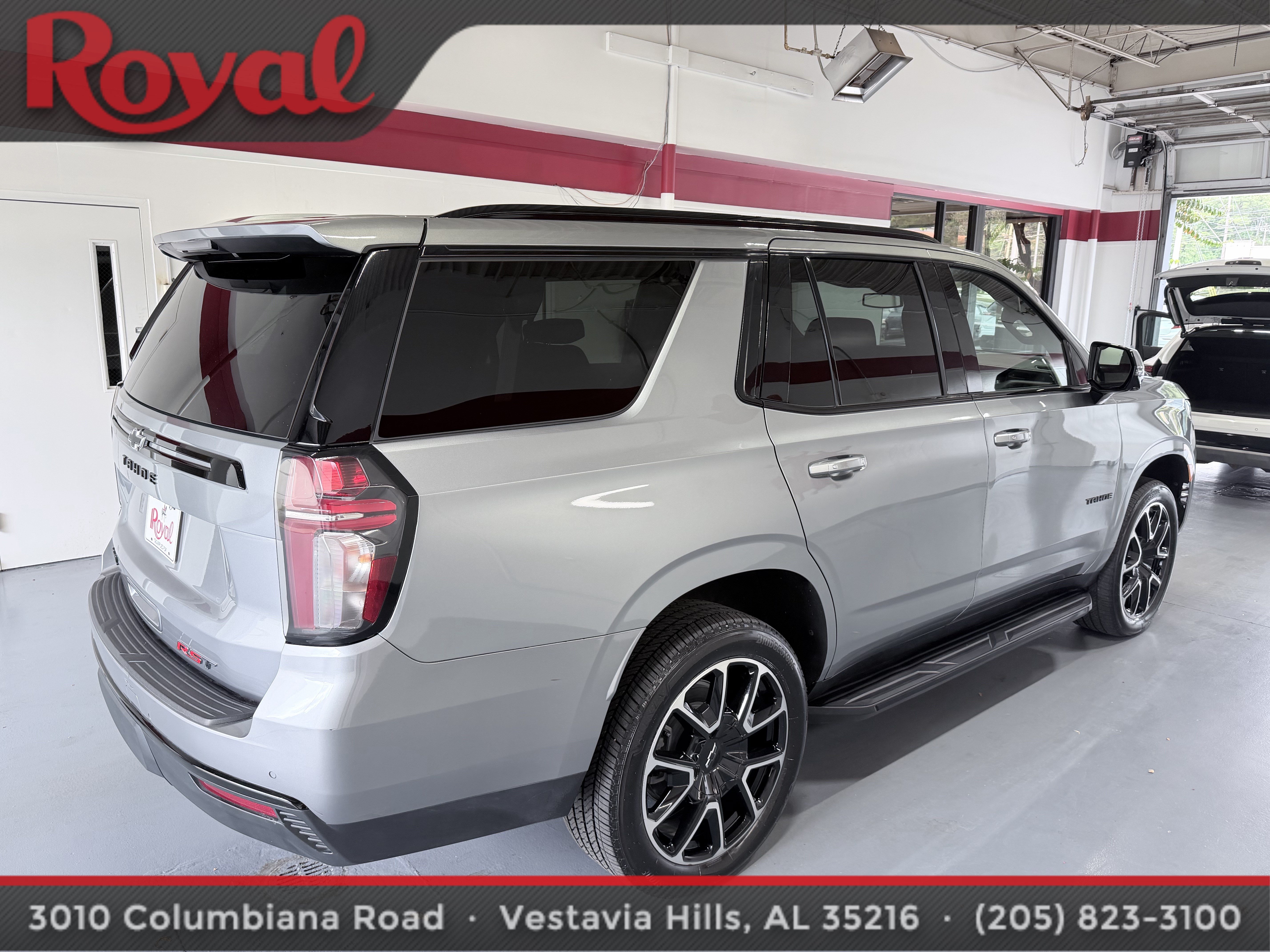 Used 2024 Chevrolet Tahoe RST w/ Luxury Package RWD image 4