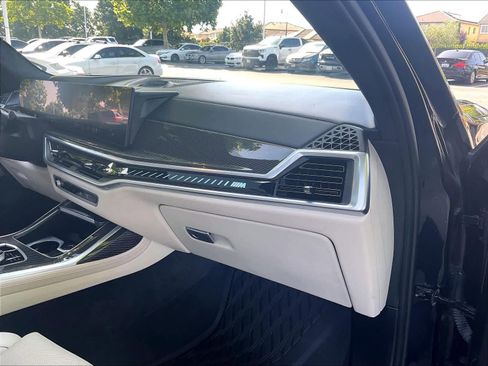Used 2024 BMW X7 M60i w/ Executive Package AWD/4WD image 17