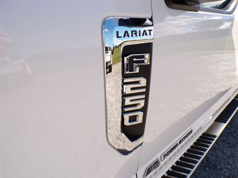 Used 2019 Ford F250 Lariat w/ Lariat Value Package image 16