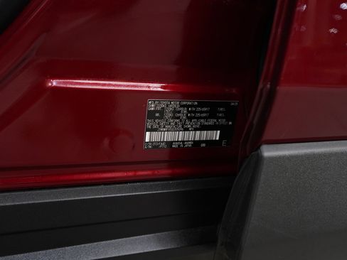 Used 2025 Toyota RAV4 XLE image 24