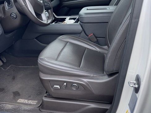 Used 2021 GMC Yukon Denali w/ Denali Ultimate Package image 3