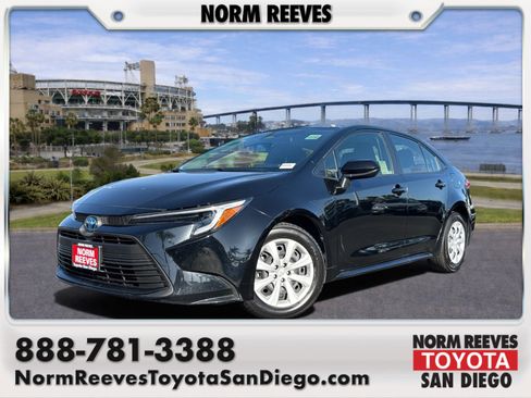 Certified 2025 Toyota Corolla LE w/ Carpet Mat Package (TMS) FWD image 1
