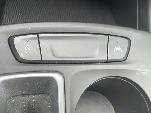 Used 2025 Chevrolet Trax LS image 19