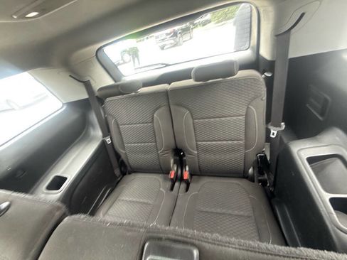 Used 2018 GMC Acadia SLE FWD image 11