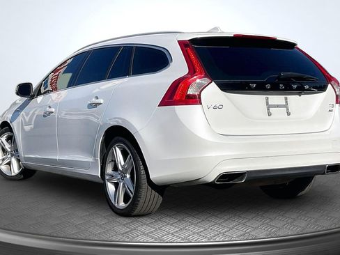 Used 2016 Volvo V60 T5 Premier w/ Technology Package image 2