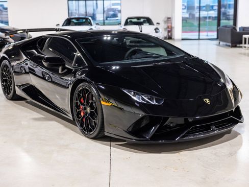 Used 2018 Lamborghini Huracan Performante image 10