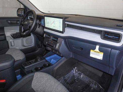 New 2025 Ford Maverick XLT w/ XLT Luxury Package image 39