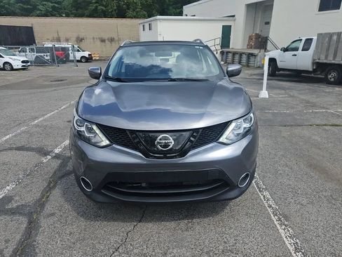 Used 2018 Nissan Rogue Sport SV w/ SV All-Weather Package AWD/4WD image 2