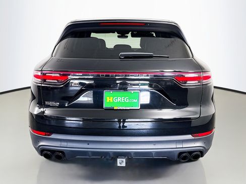 Used 2023 Porsche Cayenne Platinum Edition image 8