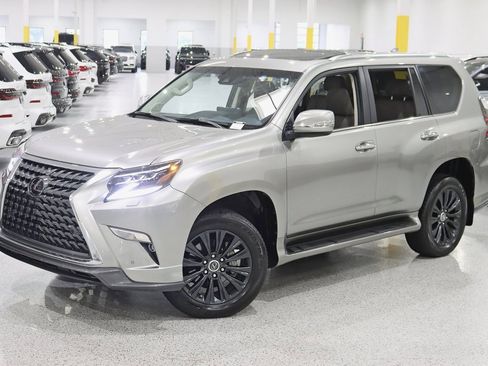 Used 2023 Lexus GX 460 Premium w/ Accessory Package image 7