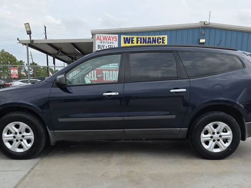 Used 2011 Chevrolet Traverse LS image 10