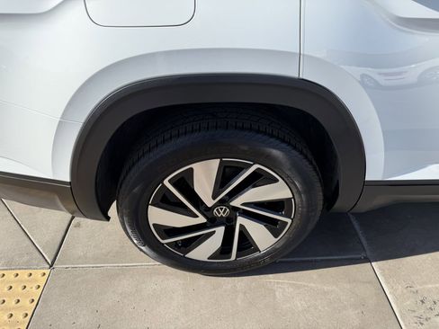 Used 2025 Volkswagen Atlas SE w/ Panoramic Sunroof Package image 15