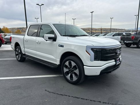 Used 2024 Ford F150 Lightning Platinum image 4