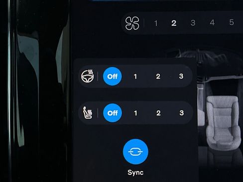 Used 2025 Volvo XC60 B5 Plus w/ Protection Package Premier image 30