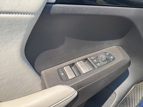 New 2025 Mitsubishi Outlander SE image 14