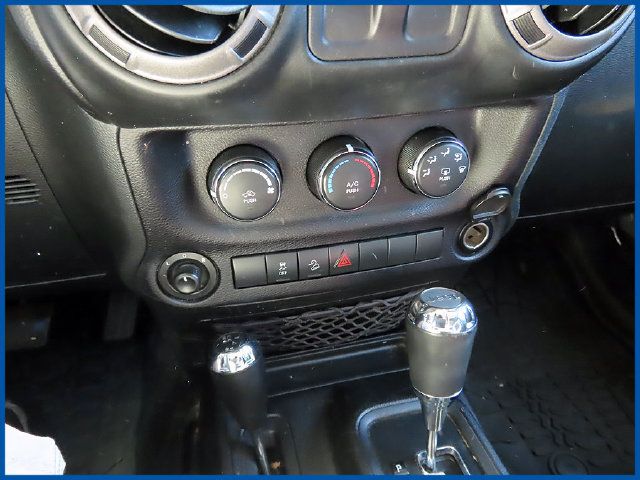 Used 2015 Jeep Wrangler Sport w/ Quick Order Package 24S AWD/4WD image 14