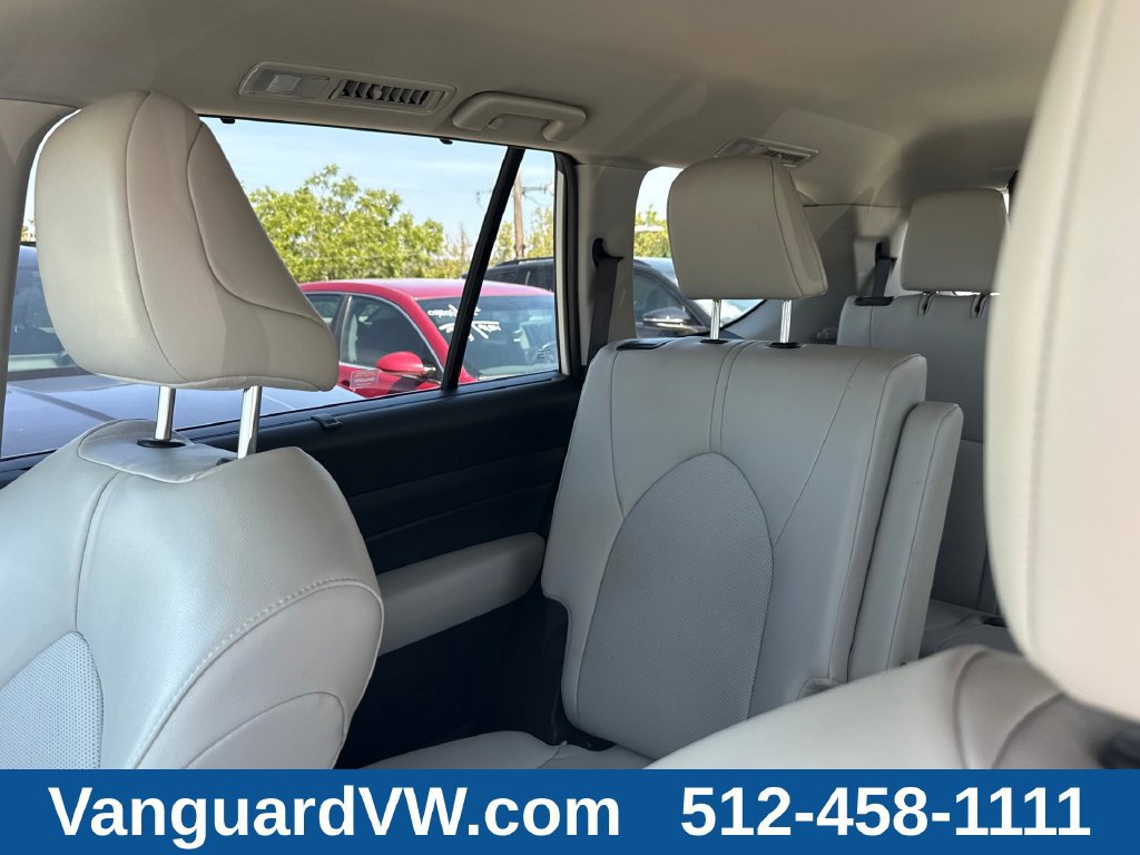Used 2024 Toyota Grand Highlander FWD image 16