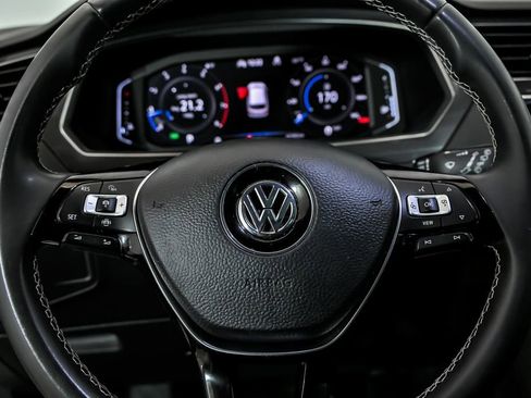 Used 2021 Volkswagen Tiguan SE AWD/4WD image 19