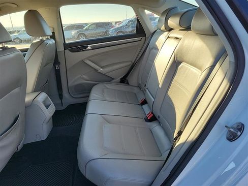 Used 2018 Volkswagen Passat 2.0T R-Line w/ R-Line Lighting Package image 6