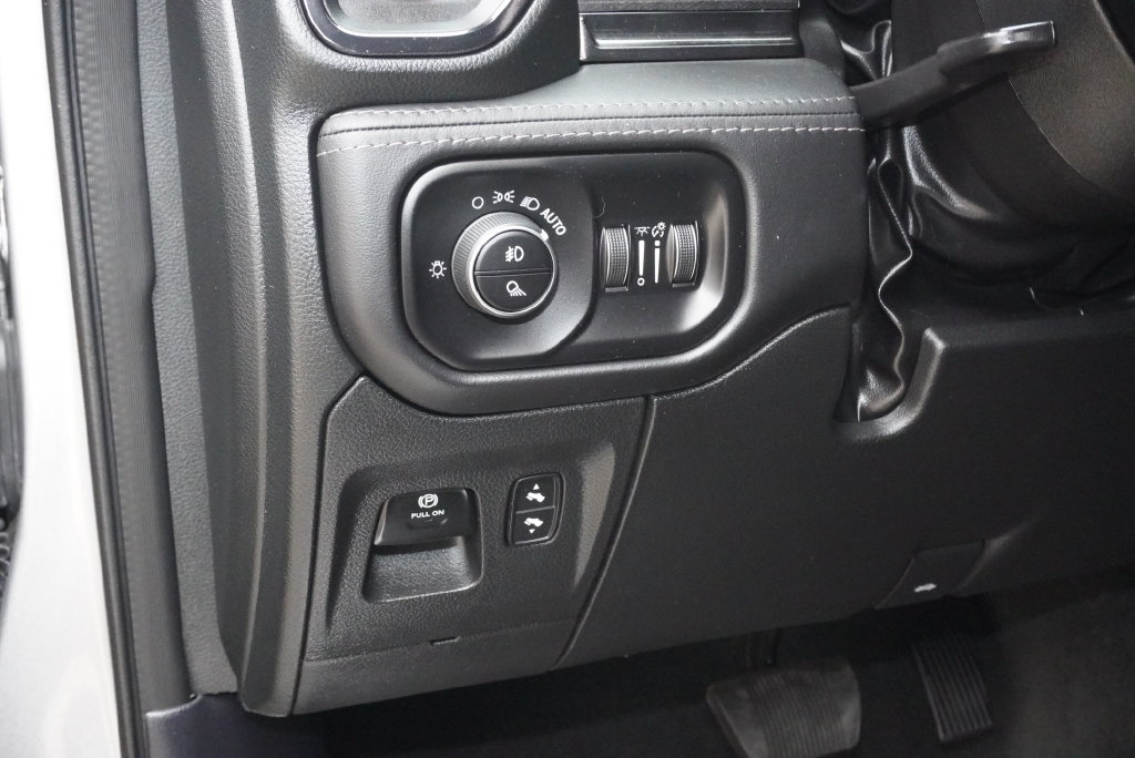 Used 2024 RAM 1500 Limited AWD/4WD image 31
