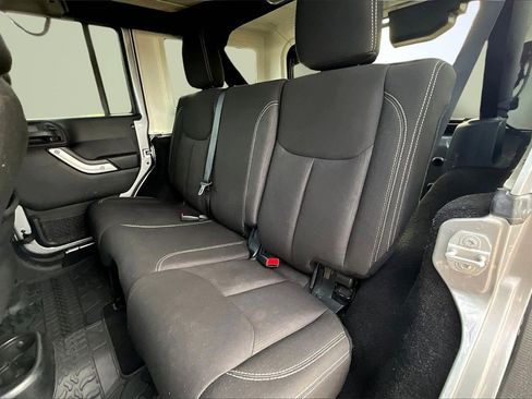 Used 2016 Jeep Wrangler Unlimited Sahara w/ Max Tow Package image 26