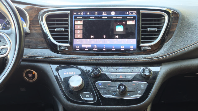 Used 2021 Chrysler Pacifica Pinnacle AWD/4WD image 8