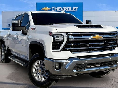 Used 2024 Chevrolet Silverado 2500 LTZ w/ LTZ Convenience Package image 11