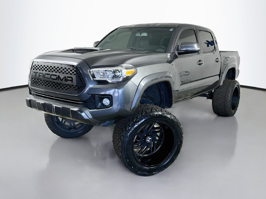 Used 2016 Toyota Tacoma TRD Sport w/ Towing Package RWD image 3