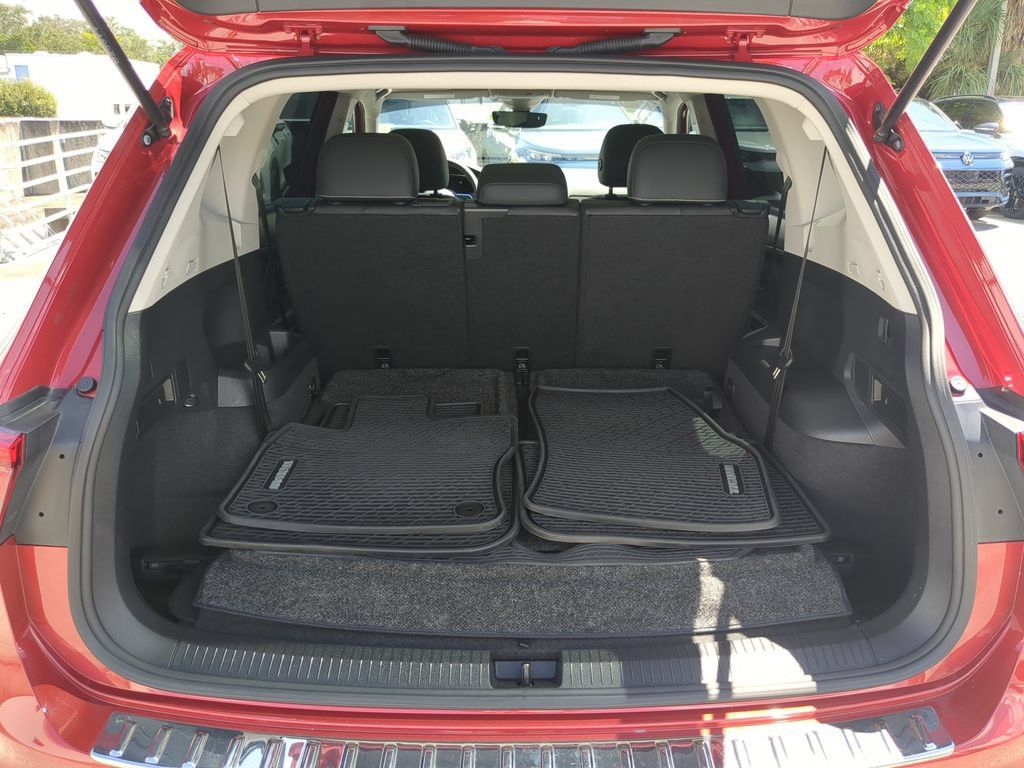 Certified 2023 Volkswagen Tiguan SE FWD image 9