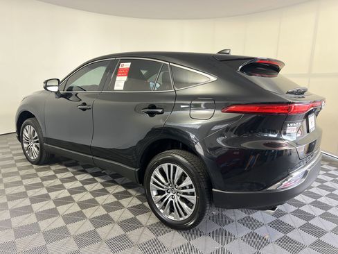 New 2024 Toyota Venza Limited image 6