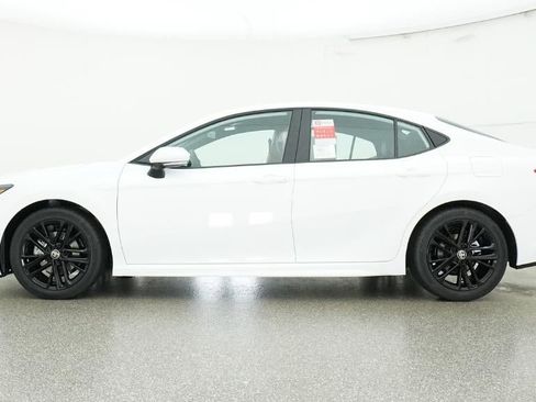 New 2026 Toyota Camry SE FWD image 19