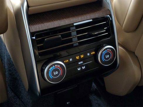 New 2025 Land Rover Range Rover SE image 28