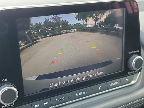 Used 2025 Nissan Rogue SV AWD/4WD image 26