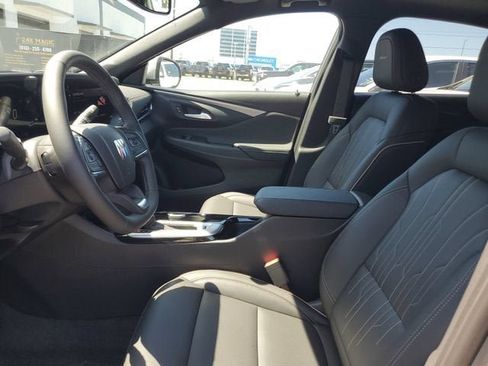 New 2026 Buick Envista Avenir FWD image 18