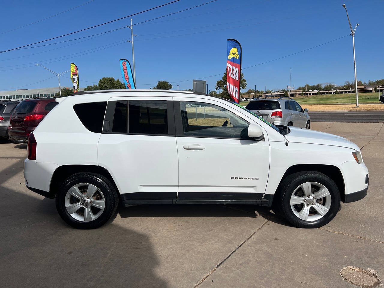 Used 2016 Jeep Compass Latitude AWD/4WD image 8