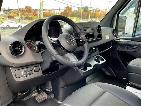 New 2025 Mercedes-Benz Sprinter 4500 image 5
