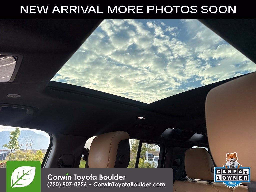 Used 2025 Land Rover Defender 110 X-Dynamic SE AWD/4WD image 11