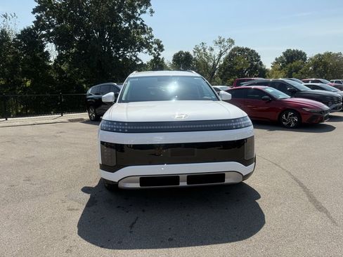 New 2026 Hyundai Ioniq 9 SEL image 5