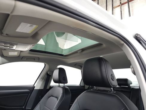 Used 2022 Volkswagen Jetta SE FWD image 17