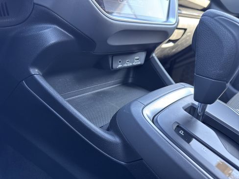 Used 2024 Subaru Crosstrek 2.0i Premium image 23