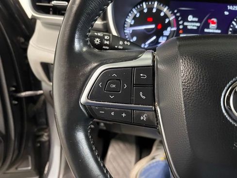 Used 2021 Toyota Highlander XLE FWD image 25