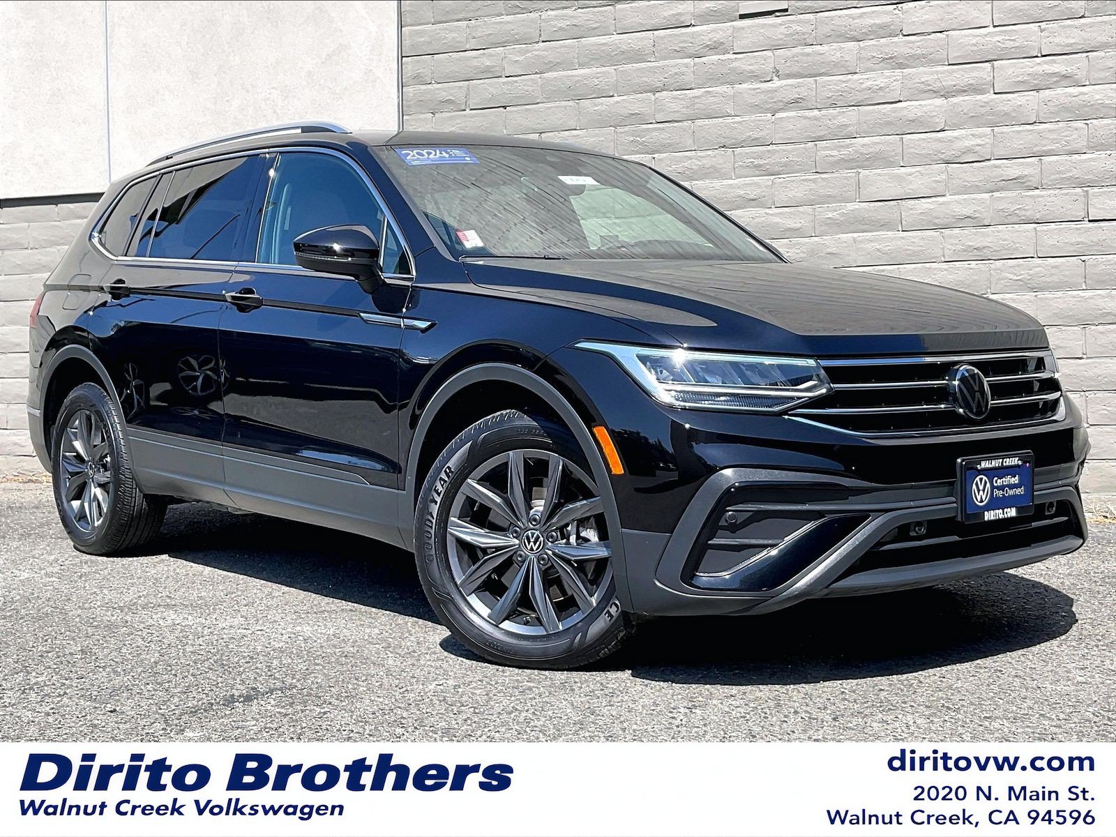 Certified 2024 Volkswagen Tiguan SE w/ Panoramic Sunroof Package AWD/4WD image 1